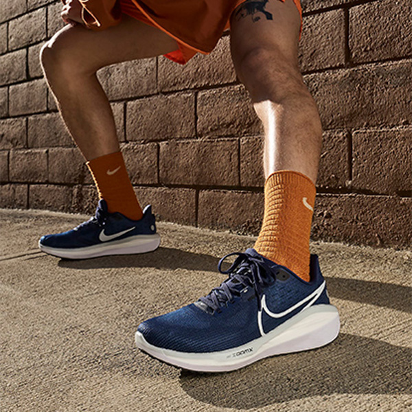 Nike Vomero 17:un mix perfetto di Comfort e Performance.