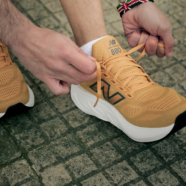 New Balance Fresh Foam X 880 v15Reattività e comfort per corse quotidiane e allenamenti intensi