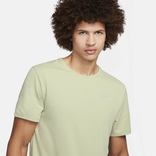Nike Dri-FIT UV Run Division Miler Camiseta - Sea Glass/Olive Aura/Heather/Reflective Silver