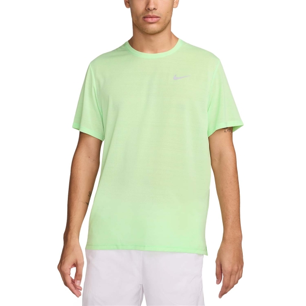Camisetas Running Hombre Nike DriFIT Miler Breathe Camiseta  Vapor Green/Reflective Silver DX0874376